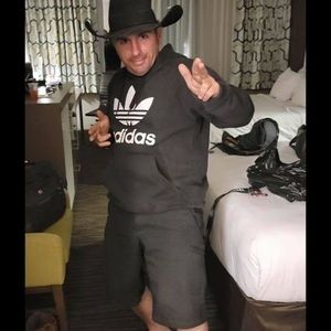 Meet your Posher, Ray